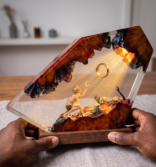 LOTR Fall of Golum Resin Lamp